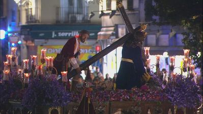 Estación de penitencia del Cristo de las Tres Caídas en la Colegiata Real de San Isidro